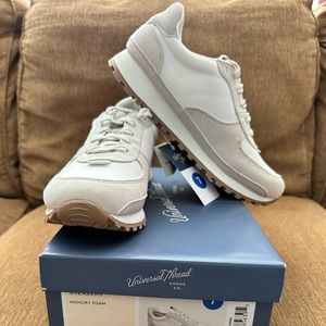 ✨New in Box✨ Universal Thread Memory Foam Sneakers